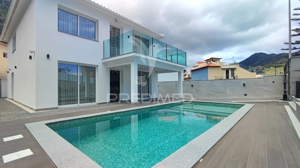 moradia-t4-venda-machico-ilha-da-madeira