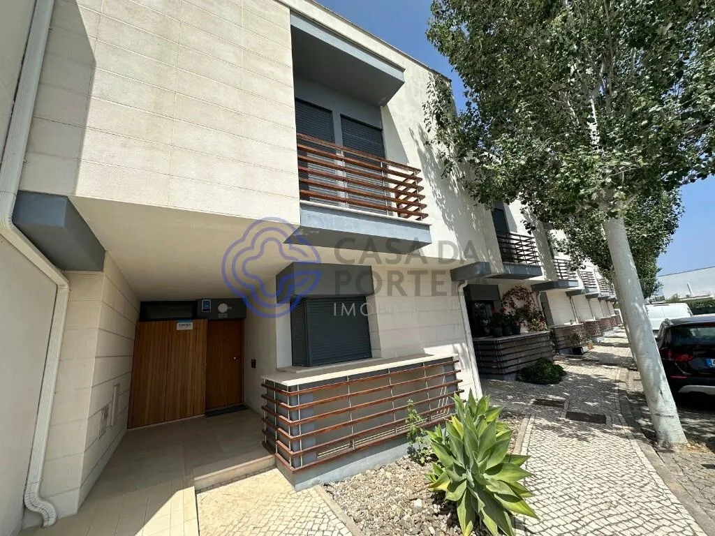 moradia-t5-venda-quarteira-loule-faro