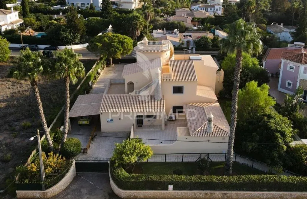 moradia-t4-venda-lagoa-e-carvoeiro-lagoa-algarve-faro