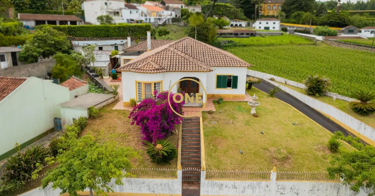 moradia-t4-venda-capelas-ponta-delgada-ilha-de-sao-miguel
