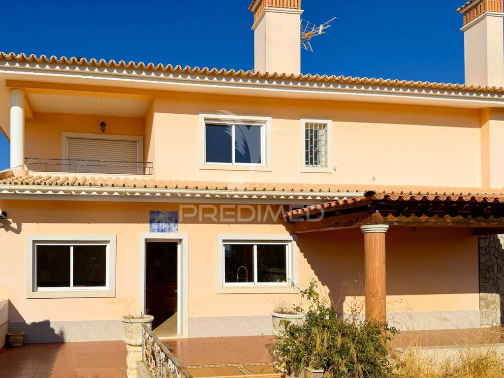 moradia-t4-venda-santa-barbara-de-nexe-faro