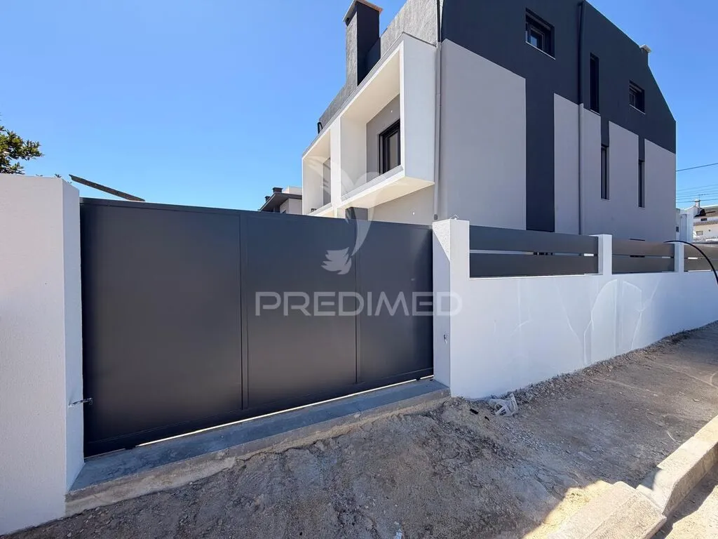 moradia-t4-venda-fernao-ferro-seixal-setubal