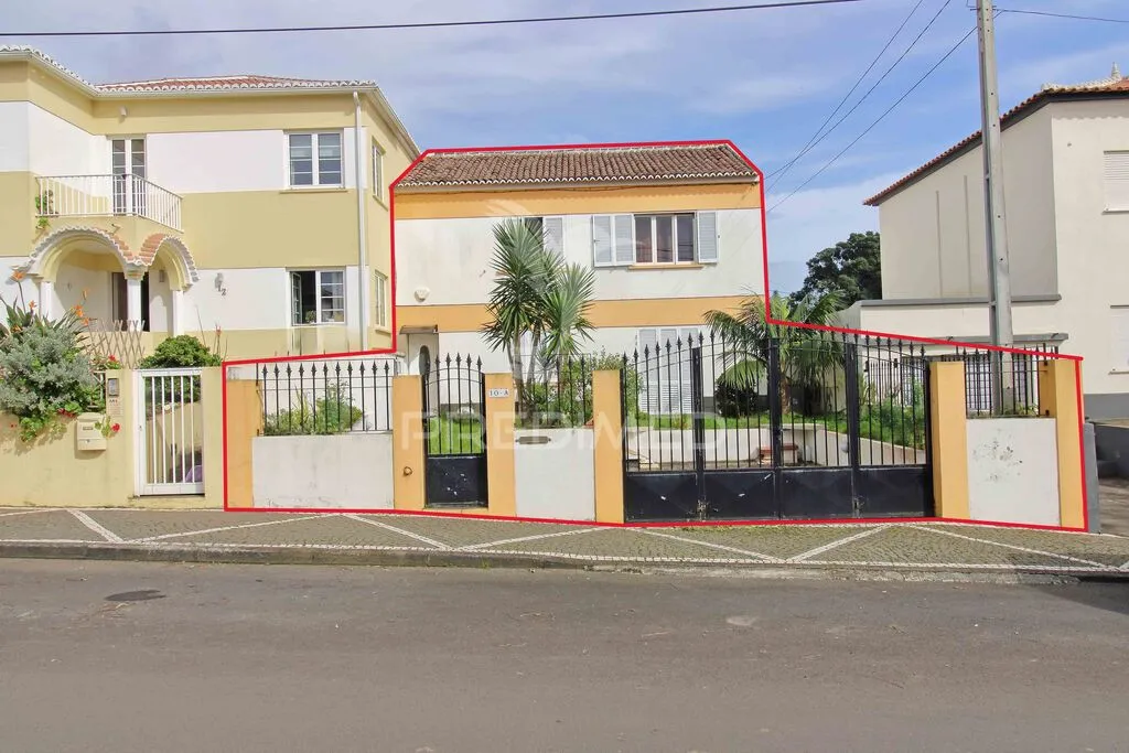 moradia-t4-venda-angra-do-heroismo-ilha-terceira
