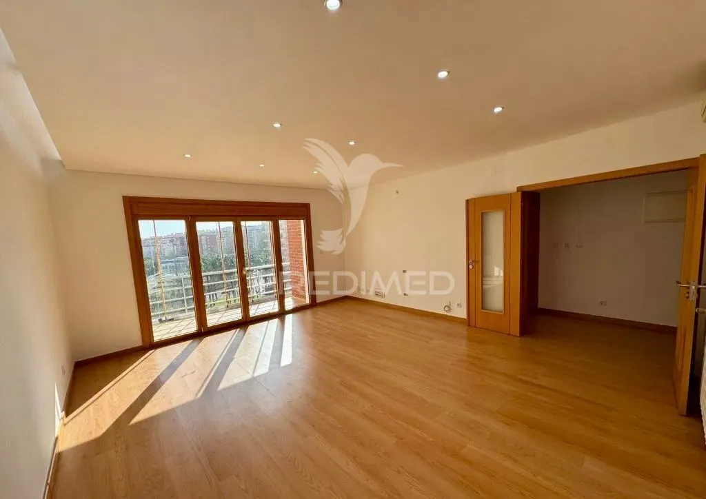 apartamento-t3-venda-odivelas-lisboa