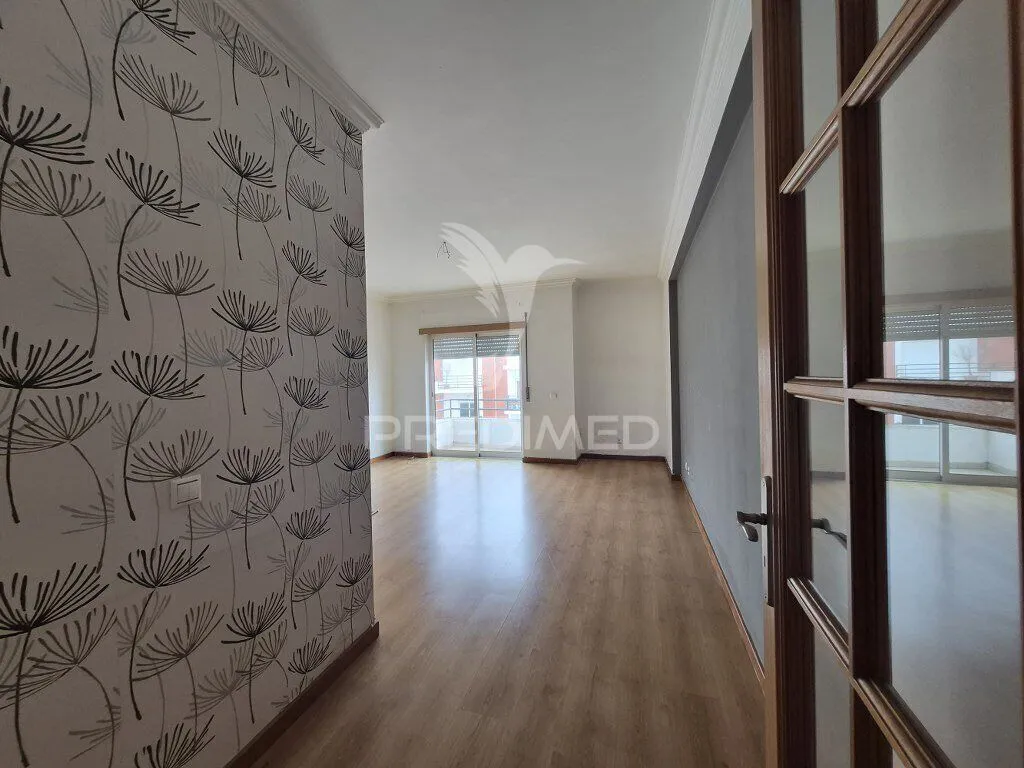 apartamento-t2-venda-laranjeiro-e-feijo-almada-setubal