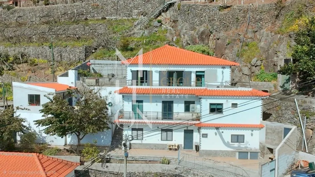 moradia-t3-venda-estreito-camara-de-lobos-camara-de-lobos-ilha-da-madeira
