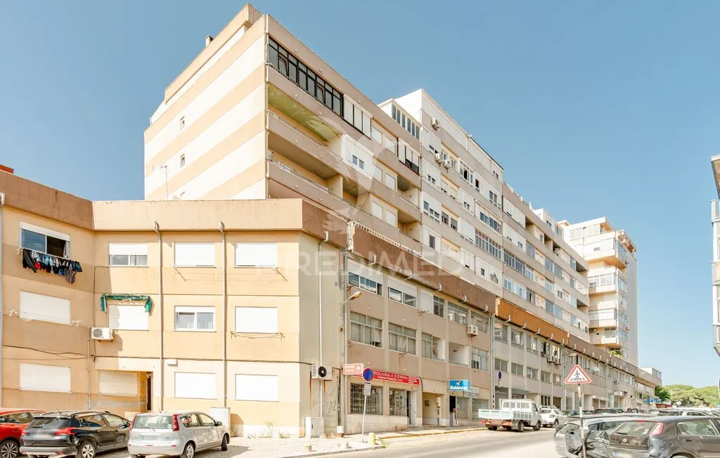 apartamento-t3-venda-laranjeiro-e-feijo-almada-setubal