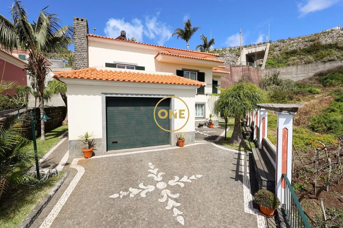 moradia-t4-venda-estreito-camara-de-lobos-camara-de-lobos-ilha-da-madeira