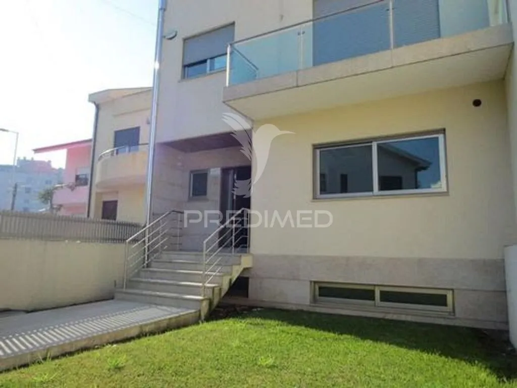 moradia-t4-venda-mafamude-e-vilar-do-paraiso-vila-nova-de-gaia-porto