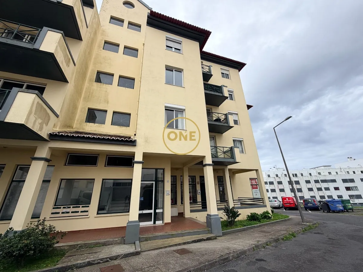 apartamento-t4-venda-sao-jose-ponta-delgada-ilha-de-sao-miguel