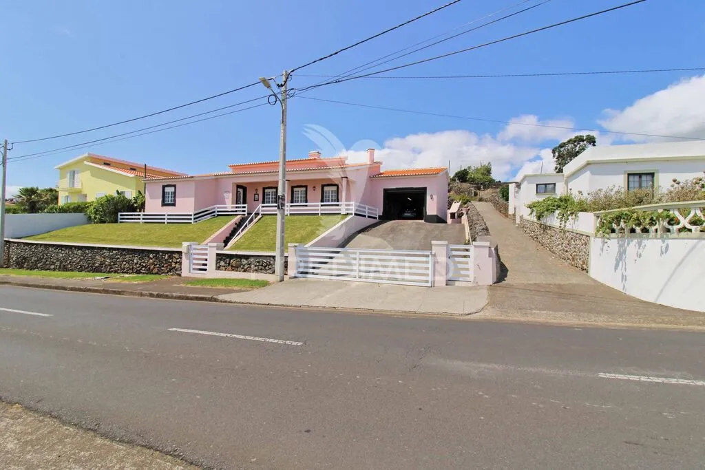 moradia-t3-venda-porto-judeu-angra-do-heroismo-ilha-terceira