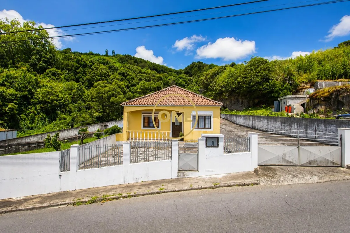 moradia-t4-venda-feteiras-ponta-delgada-ilha-de-sao-miguel