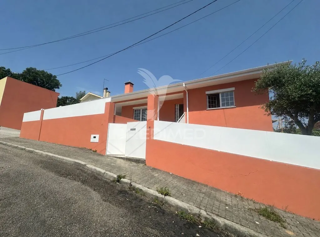 moradia-t3-venda-canedo-vale-e-vila-maior-santa-maria-da-feira-aveiro