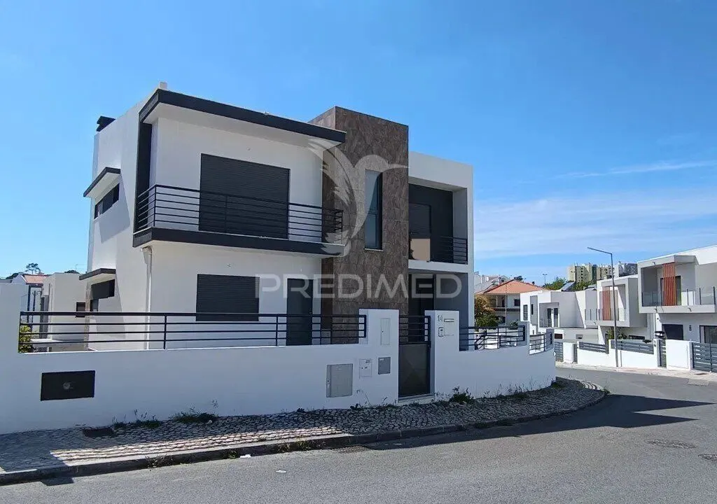 moradia-t5-venda-laranjeiro-e-feijo-almada-setubal