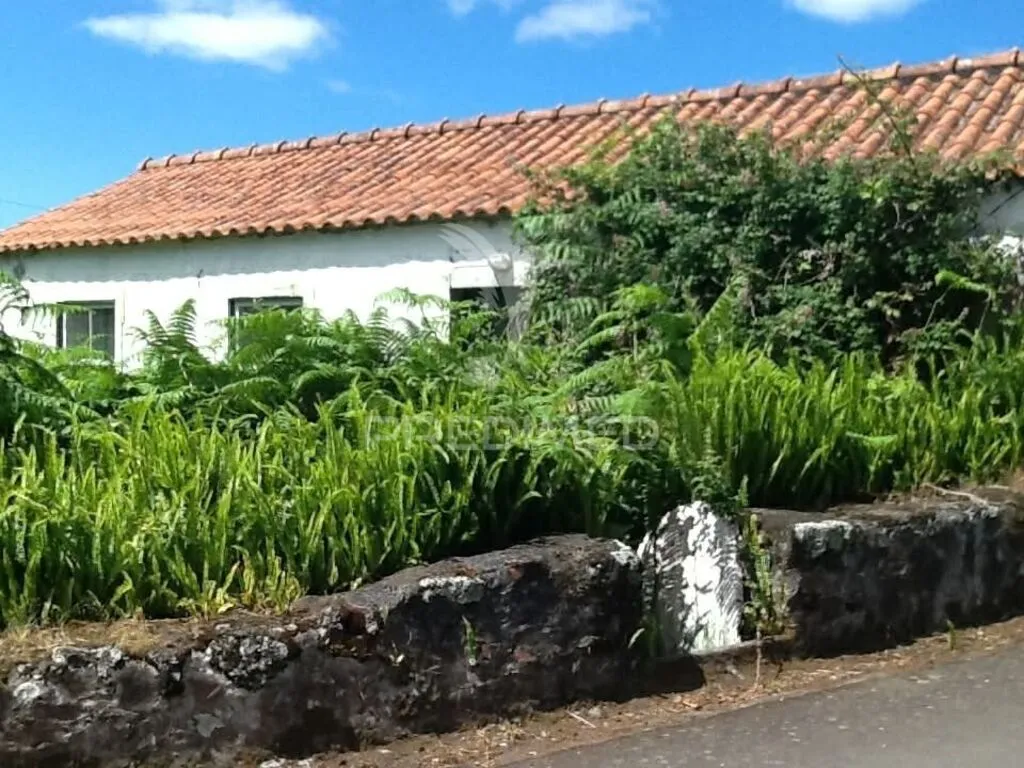moradia-t2-venda-calheta-de-nesquim-lajes-do-pico-ilha-do-pico