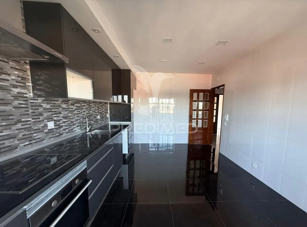 apartamento-t3-venda-pacos-de-brandao-santa-maria-da-feira-aveiro