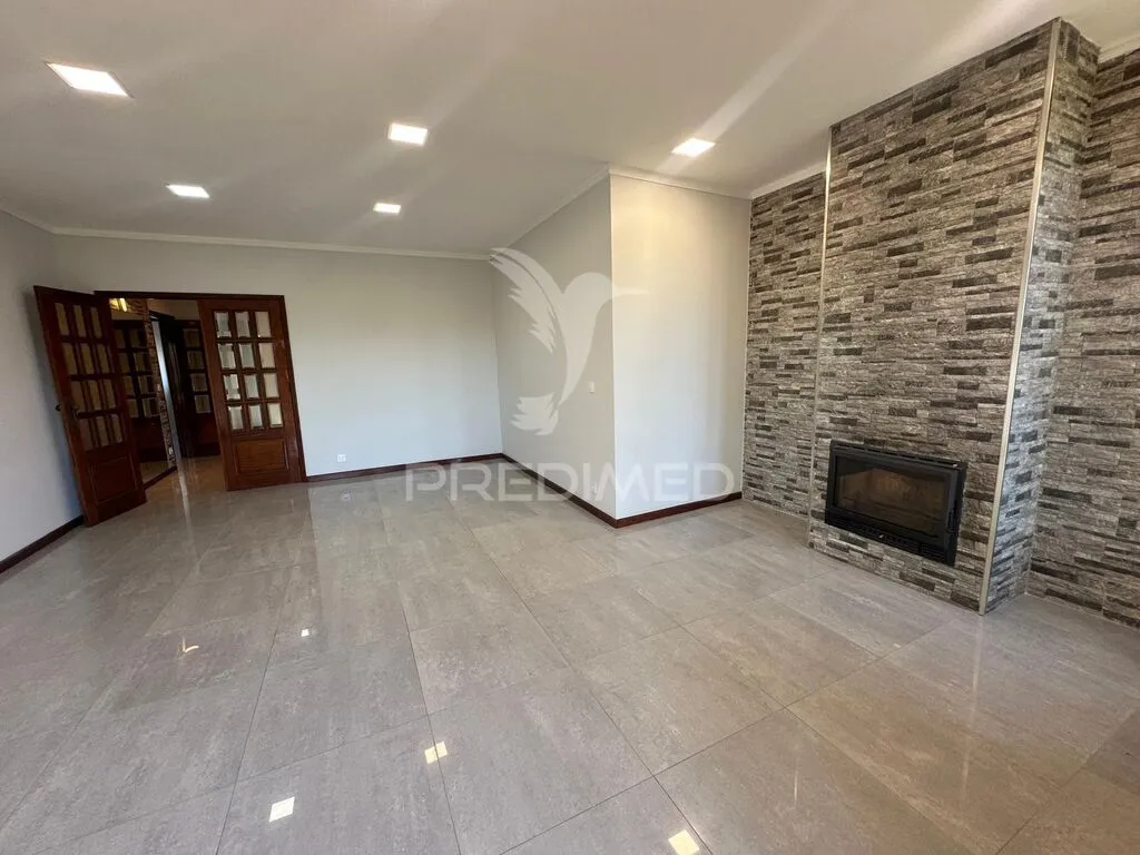 apartamento-t3-venda-pacos-de-brandao-santa-maria-da-feira-aveiro