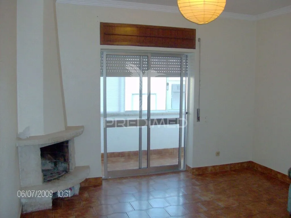 apartamento-t2-venda-charneca-de-caparica-e-sobreda-almada-setubal