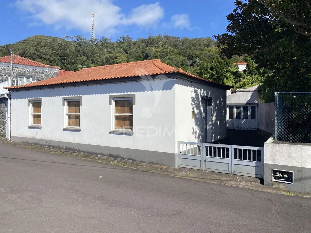 moradia-t4-venda-urzelina-sao-mateus-velas-ilha-de-sao-jorge