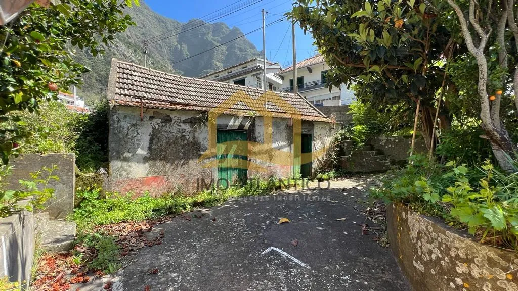 moradia-t1-venda-curral-das-freiras-camara-de-lobos-madeira