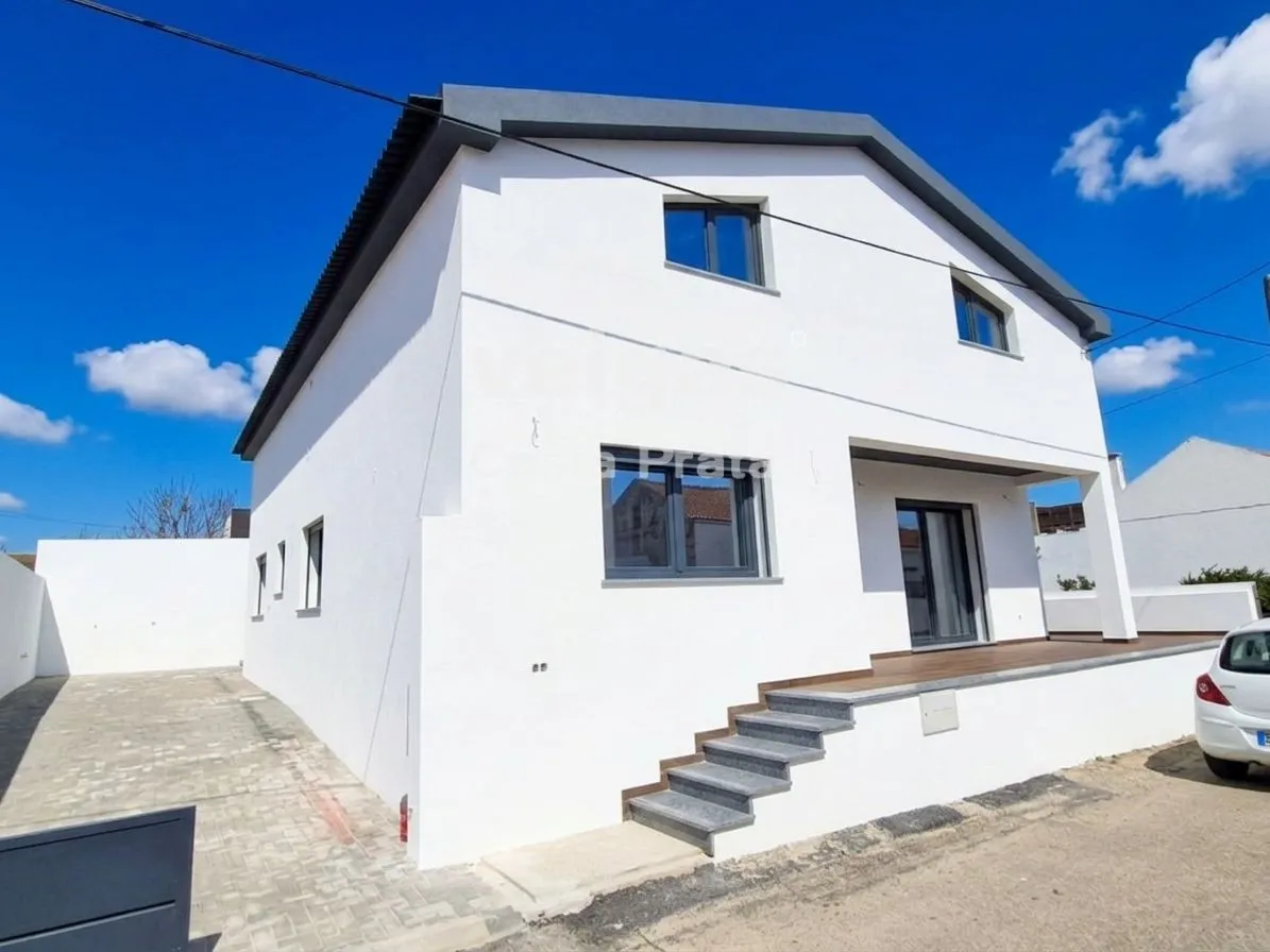 moradia-t3-venda-atouguia-da-baleia-peniche-leiria