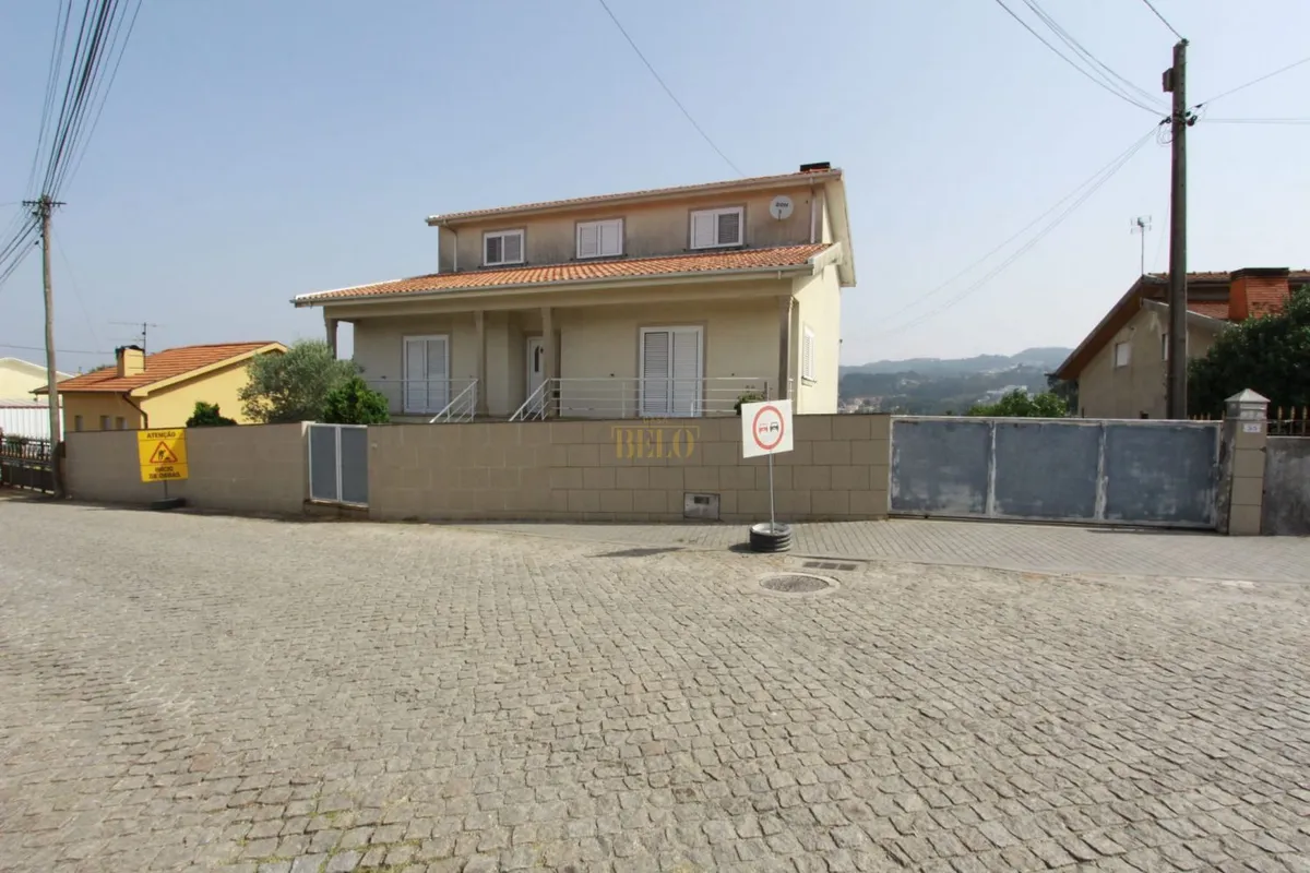 moradia-t4-venda-gandra-paredes-porto