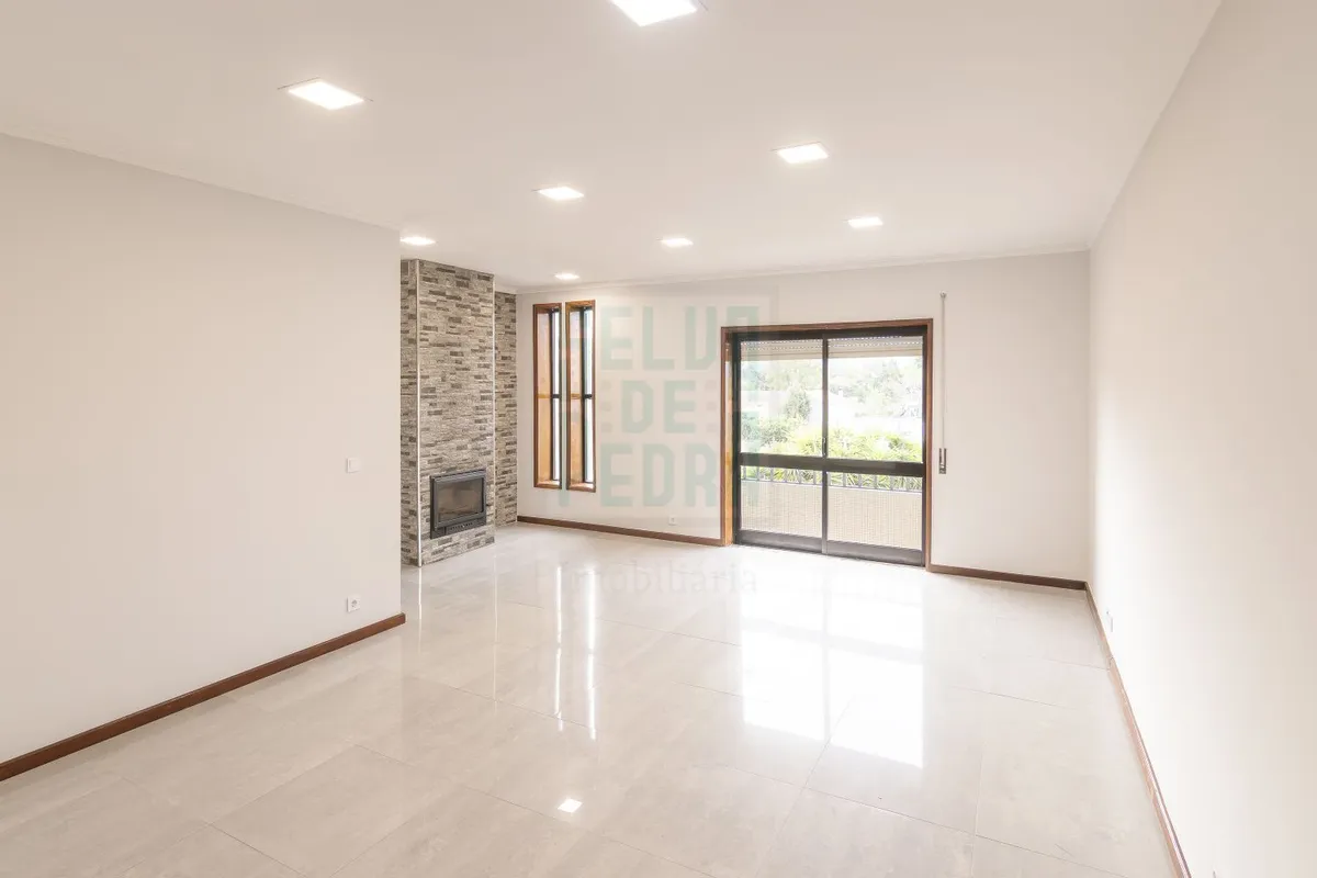 apartamento-t3-venda-pacos-de-brandao-santa-maria-da-feira-aveiro