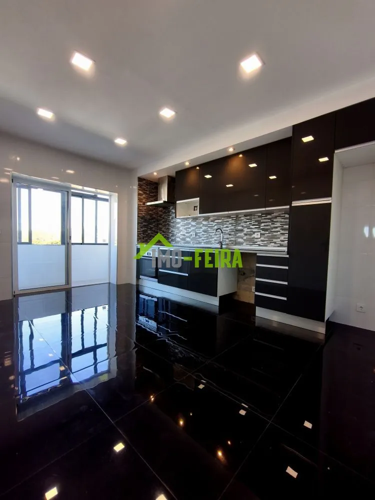 apartamento-t3-venda-pacos-de-brandao-santa-maria-da-feira-aveiro