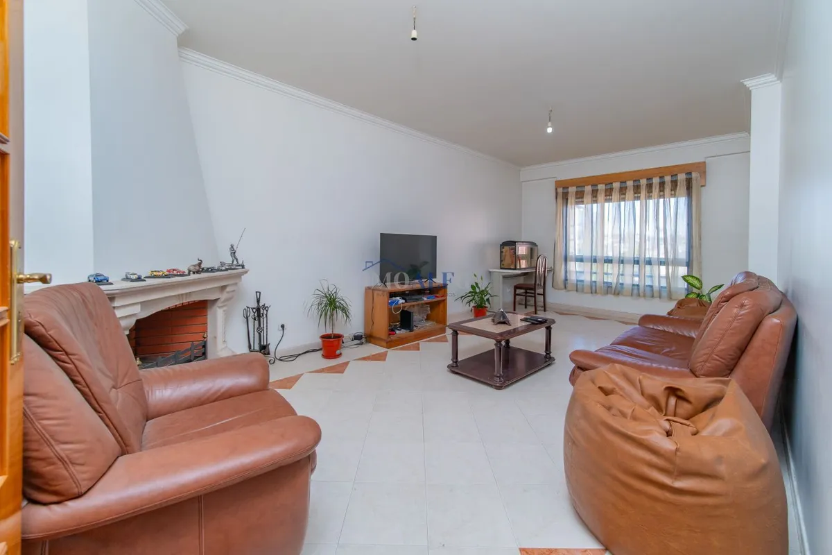apartamento-t2-venda-santa-iria-de-azoia-sao-joao-da-talha-e-bobadela-loures-lisboa