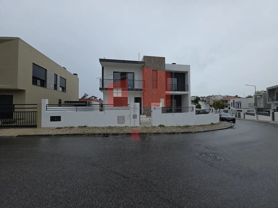 moradia-t5-venda-laranjeiro-e-feijo-almada-setubal