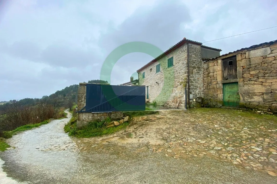 moradia-t4-venda-santiago-da-ribeira-de-alhariz-valpacos-vila-real