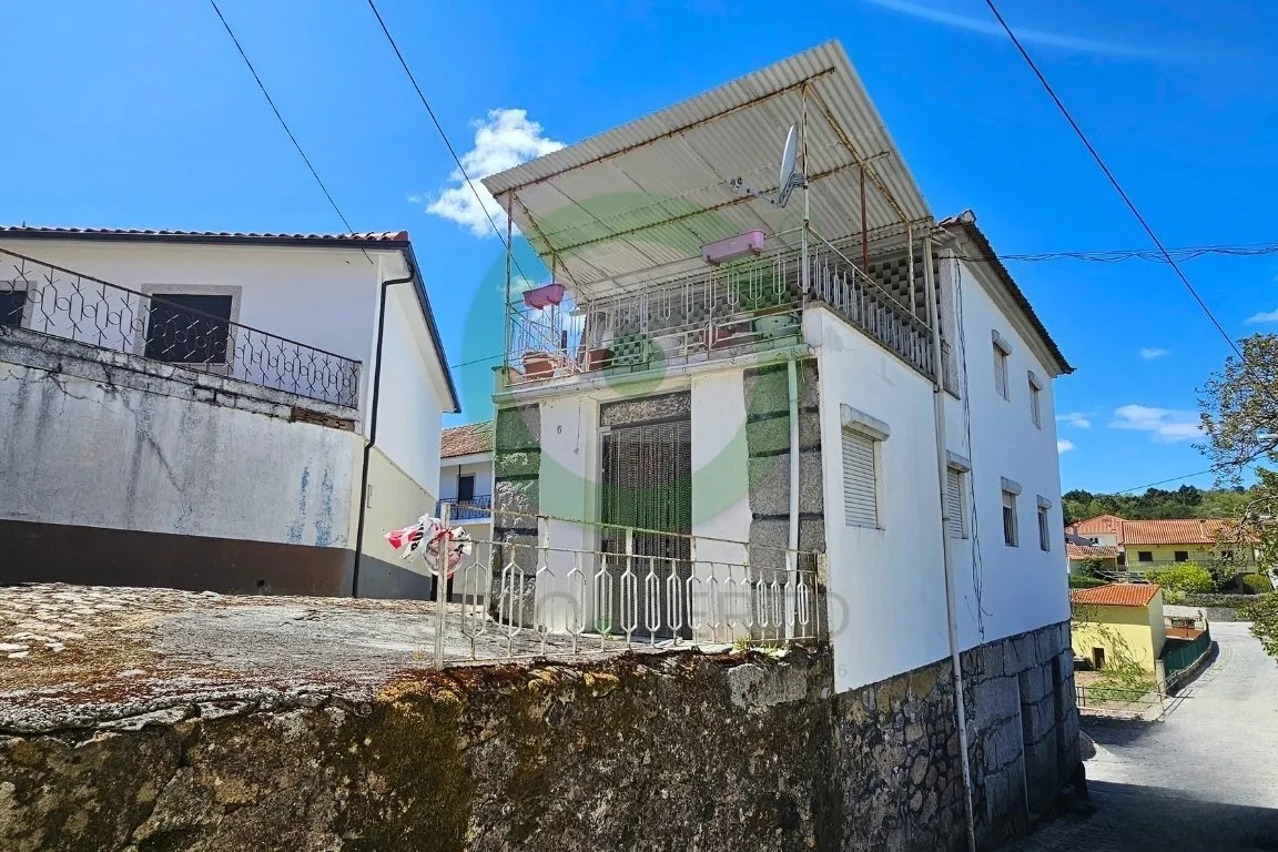moradia-venda-lebucao-fiaes-e-nozelos-valpacos-vila-real