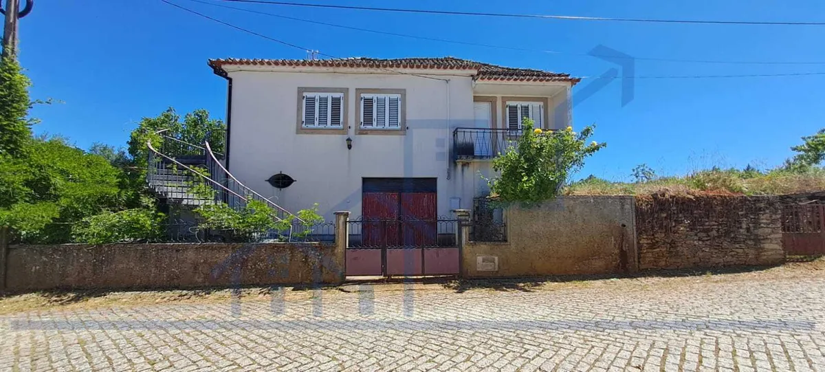 moradia-t3-venda-carvicais-torre-de-moncorvo-braganca