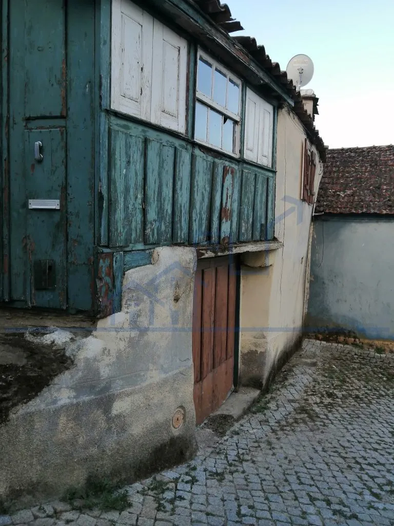 moradia-t2-venda-acoreira-torre-de-moncorvo-braganca
