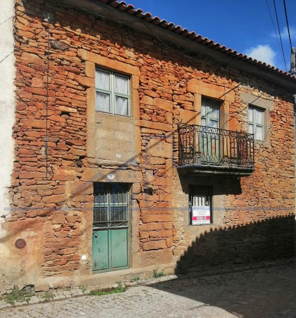 moradia-t3-venda-carvicais-torre-de-moncorvo-braganca