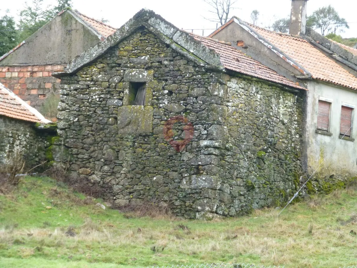 moradia-t1-venda-castro-laboreiro-e-lamas-de-mouro-melgaco-viana-do-castelo