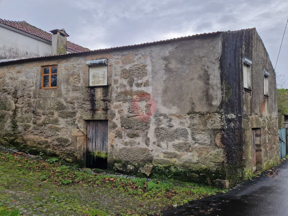 moradia-t2-venda-messegaes-valadares-e-sa-moncao-viana-do-castelo
