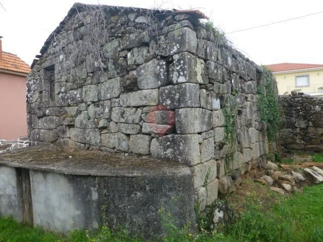 moradia-venda-messegaes-valadares-e-sa-moncao-viana-do-castelo