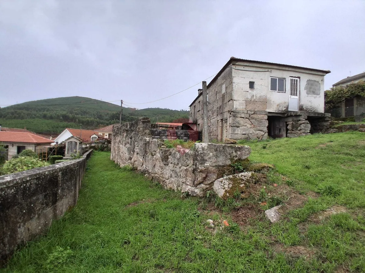 moradia-venda-longos-vales-moncao-viana-do-castelo